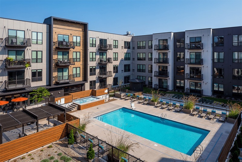 חשיפה בלעדית: מה עומד מאחורי ההבטחות לתשואה שנתית של 15% בהשקעות נדל"ן בארה"ב? התחקיר המלא