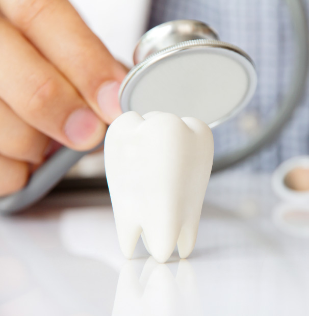 Read more about the article טיפולי שיניים אסתטיים ב-50%-70% מהמחיר אצל מומחים עם שם עולמי